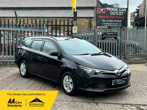 Toyota Auris VVT-I ACTIVE TOURING SPORTS 1