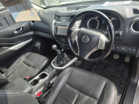 Nissan Navara DCI TEKNA SHR DCB 8