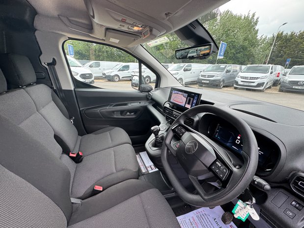 Citroen Berlingo SWB L1H1 [SOLD KH] Low Roof Driver Air Con Alloys Sensors EURO 6 15