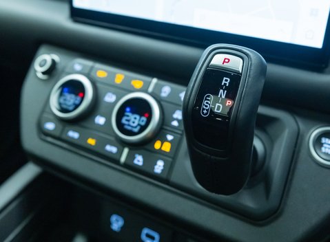 Land Rover Defender 110 V8 Carpathian Edition 21