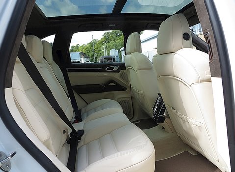 Porsche Cayenne GTS 13