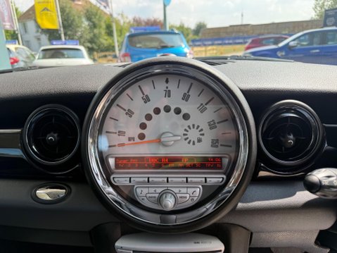 Mini Hatch 1.6 Cooper Steptronic Euro 4 3dr 26