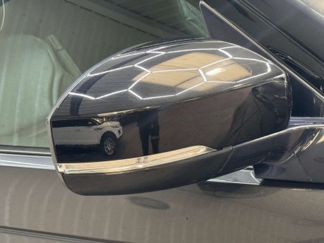 Land Rover Discovery 3.0 Discovery HSE SDV6 Auto 4WD 5dr 28