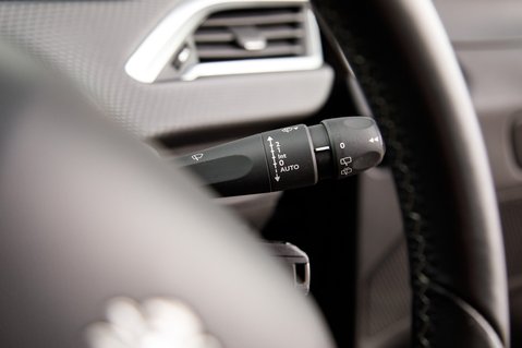 Peugeot 208 S/S TECH EDITION 14
