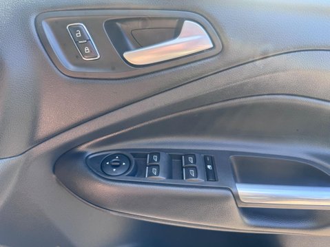 Ford Kuga 2.0 TDCi Titanium 2WD Euro 6 (s/s) 5dr 12