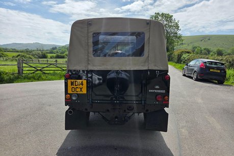 Land Rover Defender 2.2 TDCi 4WD MWB Euro 5 4dr 3