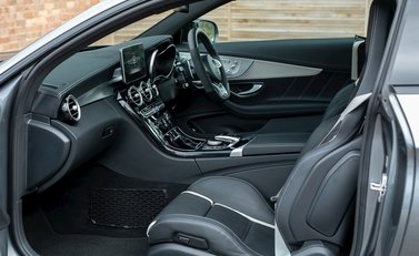 Mercedes-Benz C Class C63 S Coupe 14