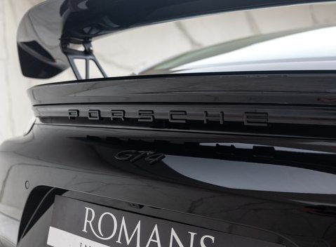 Porsche Cayman GT4 (718) 42