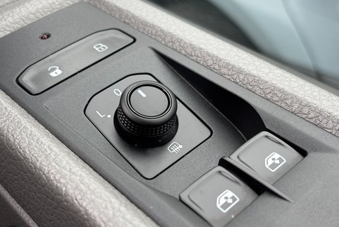 Volkswagen Transporter T32 150 ps Tdi Single Cab Tipper 33