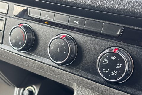 Volkswagen Crafter CR35 L3 H2 140 ps Tdi DSG Trendline Panel Van 18