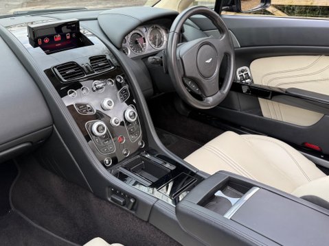 Aston Martin Vantage S V8 ROADSTER 