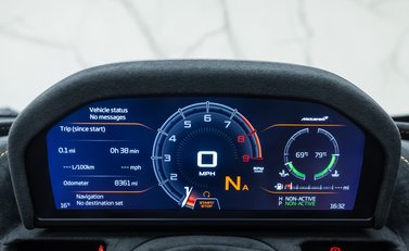 McLaren 765LT Spider 25