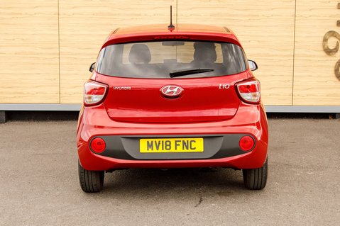 Hyundai i10 PREMIUM 6
