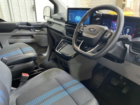 Ford Transit Custom 320 SPORT L1H1 DCIV ECOBOOST 16