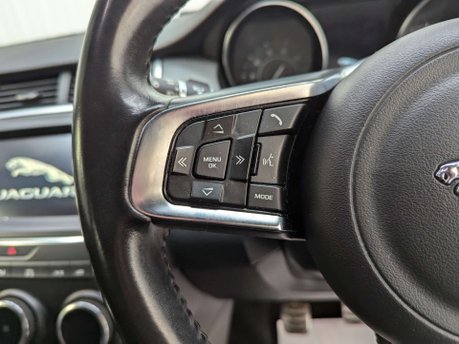 Jaguar E-Pace 2.0 E-Pace R-Dynamic D 4X2 5dr 75