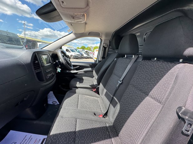 Mercedes-Benz Vito AUTO LWB L2H1 Low Roof Progressive 114 Camera EURO 6 13