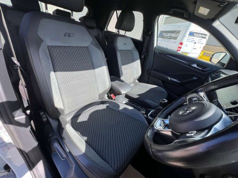 Volkswagen T-Roc 2.0 T-Roc R-Line TDI 5dr *NATIONAL DELIVERY* 32