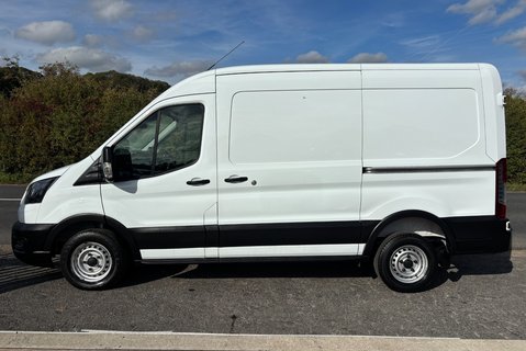 Ford Transit 310 L2 H2 Leader with Air Con / Sat Nav / Heated Seats 7