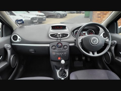 Renault Clio DYNAMIQUE 16V 11