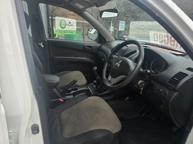 Mitsubishi L200 DI-D 4X4 4LIFE LB DCB 3