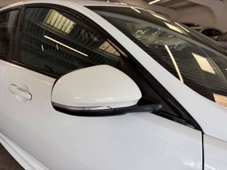 Jaguar XF 2.2d R-Sport Auto Euro 5 (s/s) 4dr 31