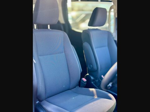 Toyota Noah Hybird 7 Seaters 15