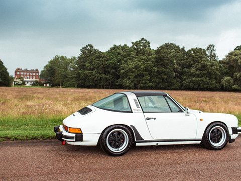 Porsche 911 CARRERA 3.2 TARGA 73