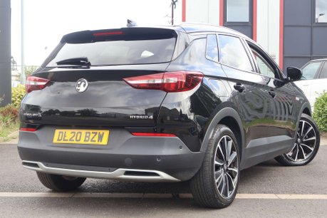 Vauxhall Grandland X 1.6 13.2kWh Business Edition Nav Premium SUV 5dr Petrol Plug-in Hybrid Auto 12