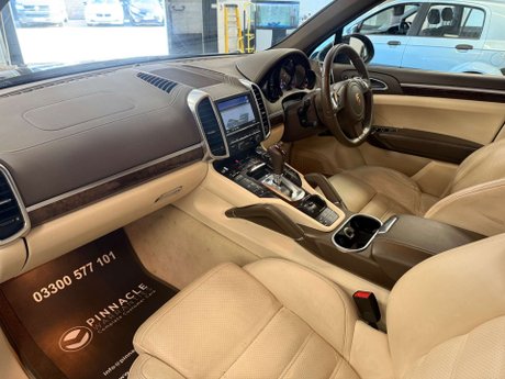 Porsche Cayenne 3.0 TD V6 SUV 5dr Diesel Tiptronic 4WD Euro 5 (s/s) (240 ps) 10