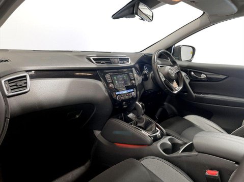 Nissan Qashqai 1.3 DIG-T N-Connecta SUV 5dr Petrol DCT Auto Euro 6 (s/s) (160 ps) Air Con 15