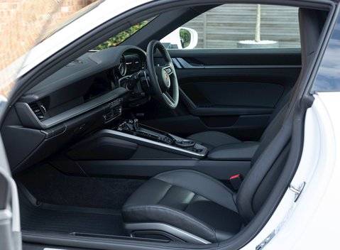 Porsche 911 Carrera (992) 15
