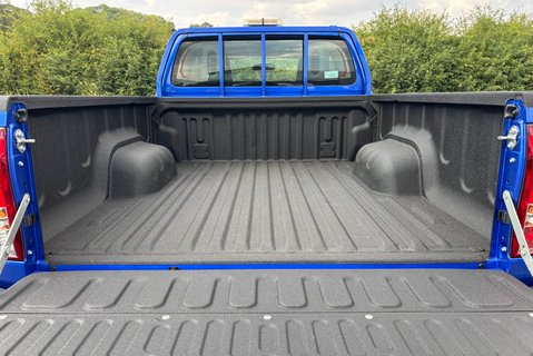 Toyota Hilux Active 4WD D-4D ECB Pickup 13