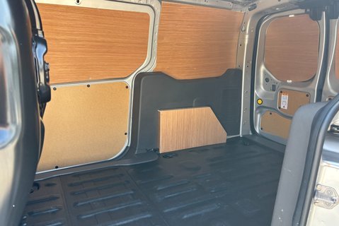 Ford Transit Connect 240 L2 120 ps Limited Panel Van 10