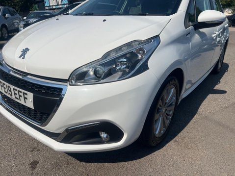 Peugeot 208 1.2 PureTech Signature Euro 6 (s/s) 5dr 10