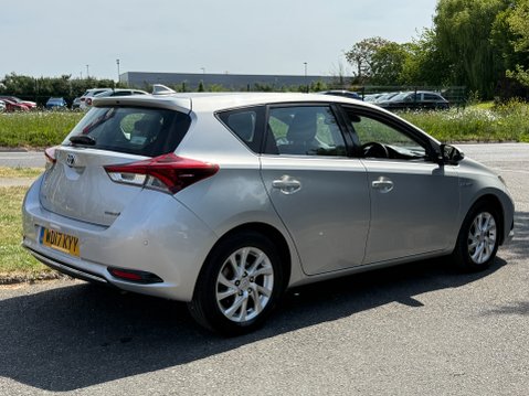 Toyota Auris VVT-I HYBRID BUSINESS EDITION TSS 6