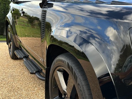 Land Rover Defender V8 15