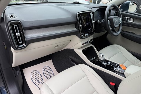 Volvo XC40 B4 INSCRIPTION MHEV 23