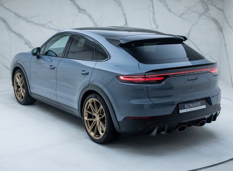 Porsche Cayenne TURBO GT 12