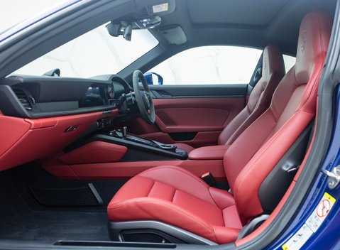 Porsche 911 Carrera GTS (992) 16