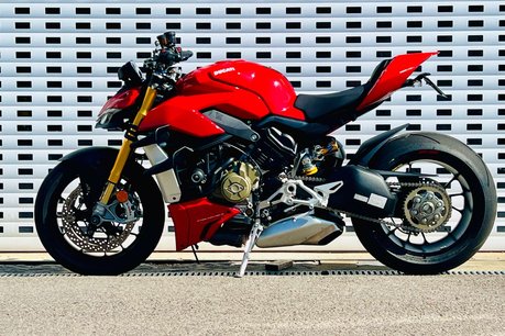 Ducati Streetfighter V4 Streetfighter V4 S 23