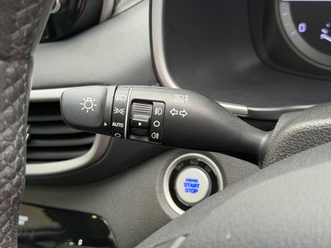 Hyundai TUCSON CRDI PREMIUM SE MHEV 18