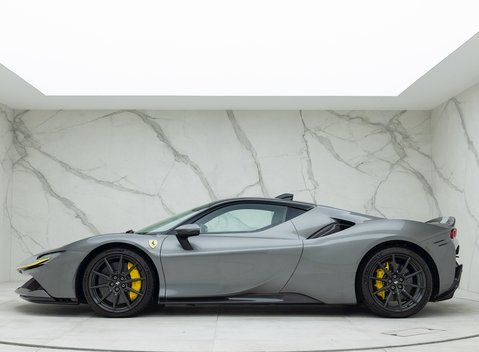 Ferrari SF90 Stradale Assetto Fiorano 2