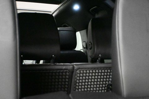 Land Rover Defender 3.0 Defender X-Dynamic HSE D MHEV A 4WD 5dr 59