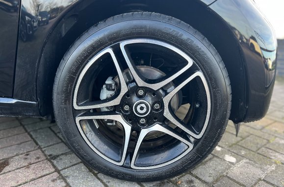 Smart Forfour PREMIUM 5 DOOR ELECTRIC AUTO 5 DOOR 18