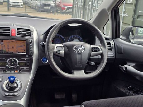 Toyota Auris 1.8 VVT-h T Spirit Hatchback 5dr Petrol Hybrid CVT Euro 5 (s/s) (136 ps) 34