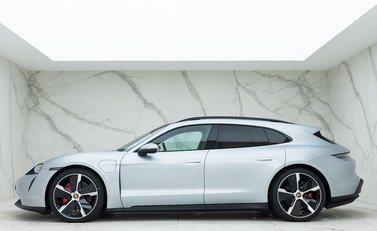 Porsche Taycan 4S Sport Turismo 2