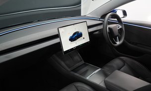 Tesla Model 3 LONG RANGE AWD Deep Blue Metallic GROK AI One Owner VATQ 19