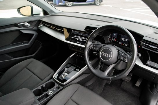 Audi A3 SPORTBACK TFSI TECHNIK MHEV
