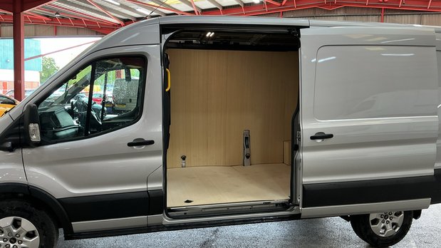 Ford Transit AUTO LWB L3H2 Medium Roof Limited Air Con Alloys Sensors Cam EURO 6 8