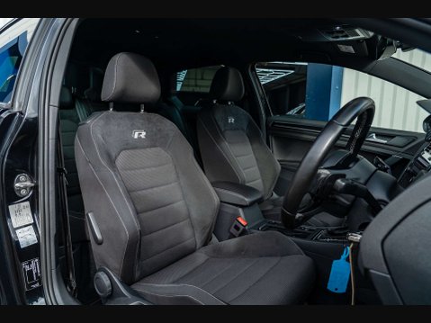 Volkswagen Golf 2.0 Golf R TSi Semi-Auto 4WD 3dr 10